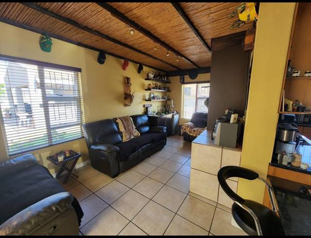 4 BEDROOM HOUSE FOR SALE IN PANORAMA